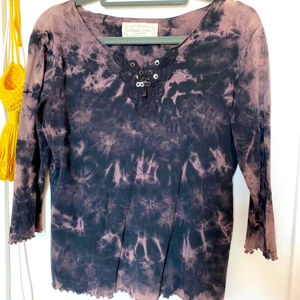 Embroidered Vintage Top ~ Size Medium ~ Beaded, tie dye, grunge, retro